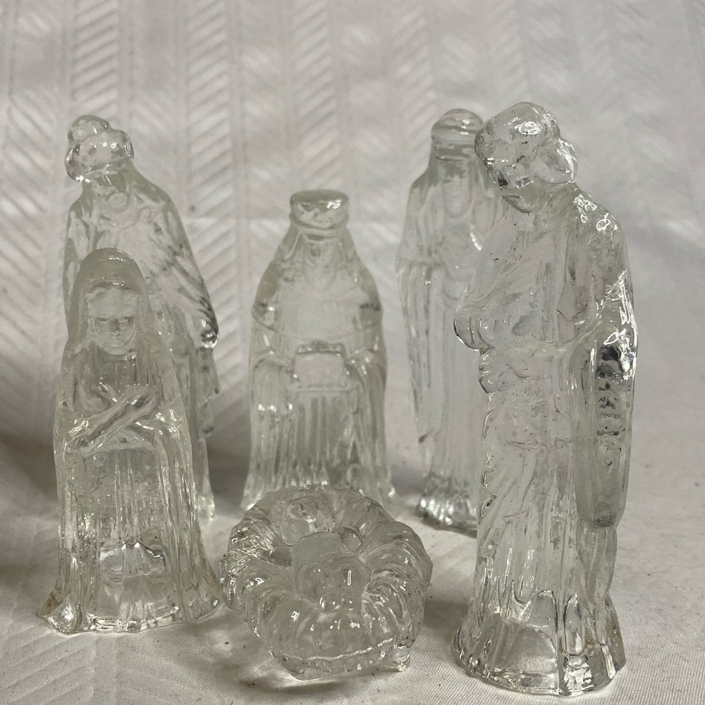 Six piece small glass nativity scene set.
